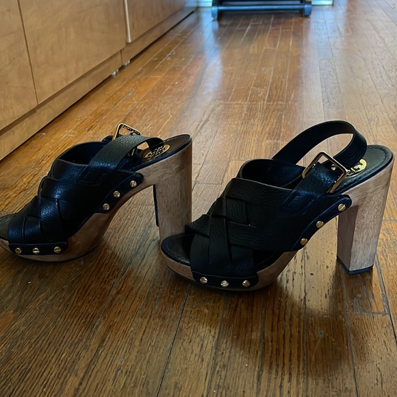 Tory Burch Sandal - Picture 2 of 5